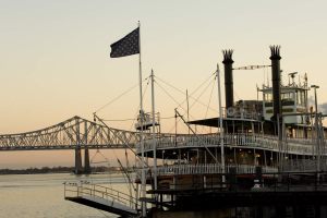 steamboat on mississippi river