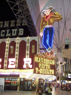 cowboy al neon sulla via di fremont - las vegas