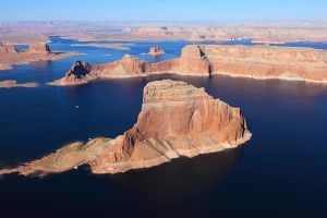 lake powell and glen canyon in arizona